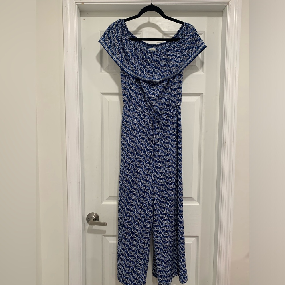 Max studio jumpsuit size small blue floral